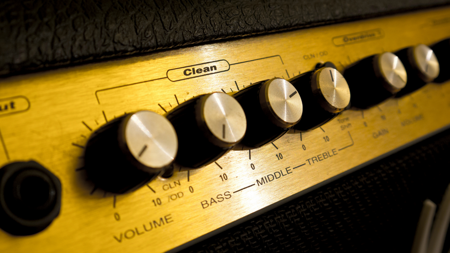 How Do Guitar Amps Work? Deplike Guitar Amps & FX Pedals