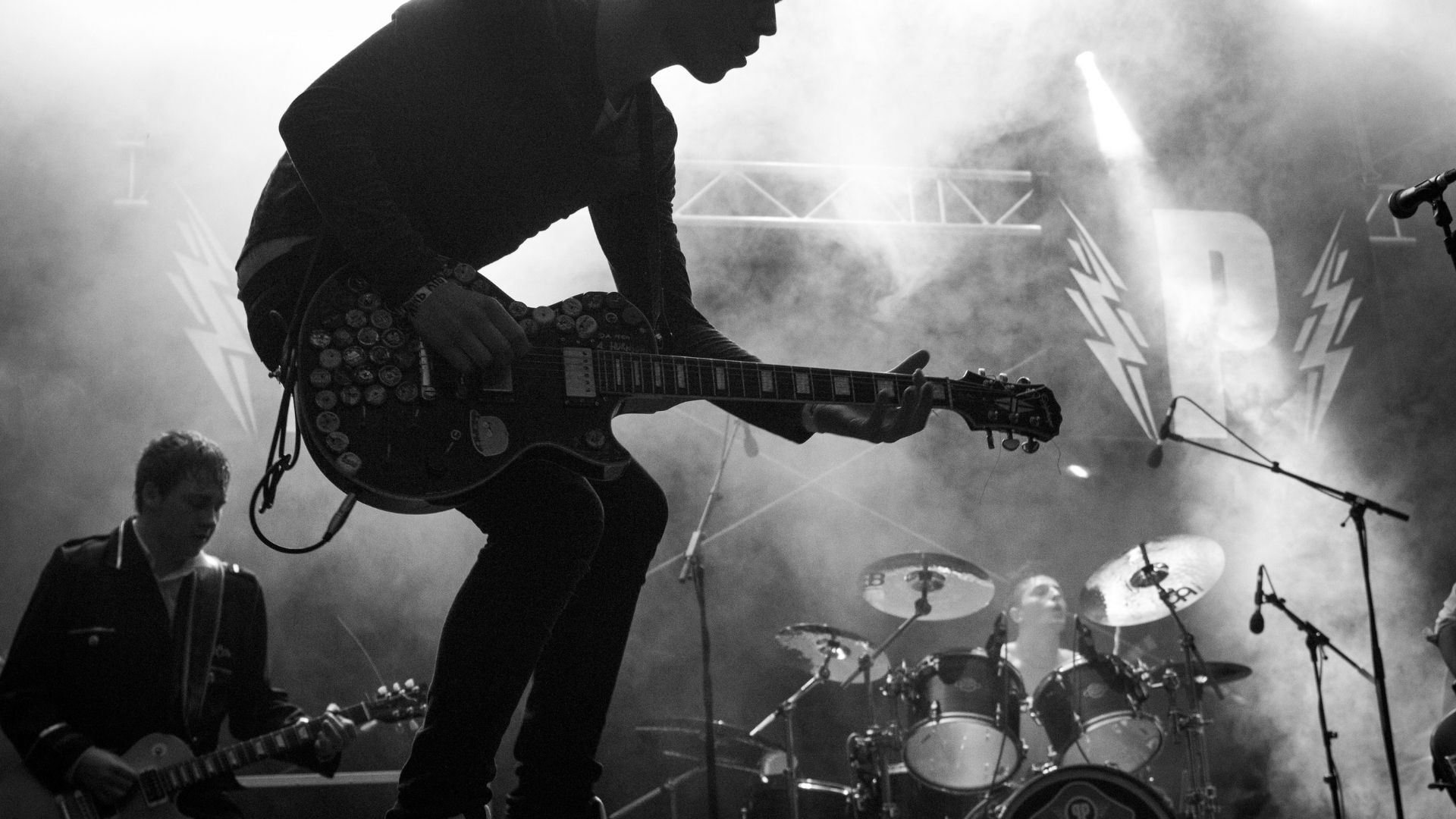 How Do You Use a Guitar Looper