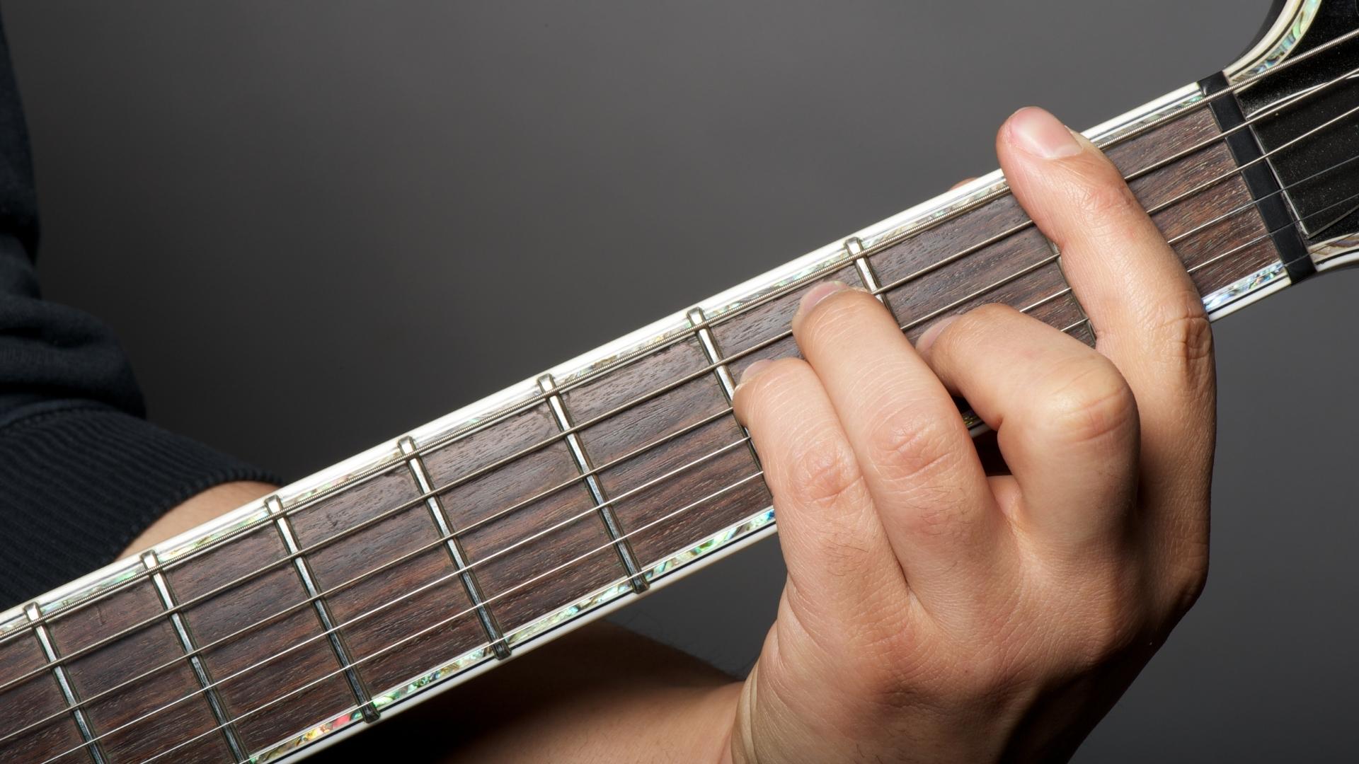 How To Play an F Major Chord On Guitar
